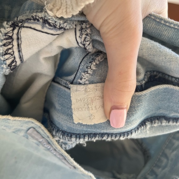 3/$25!!! Vintage 90’s Lightwash Mom Jeans - Picture 3 of 5